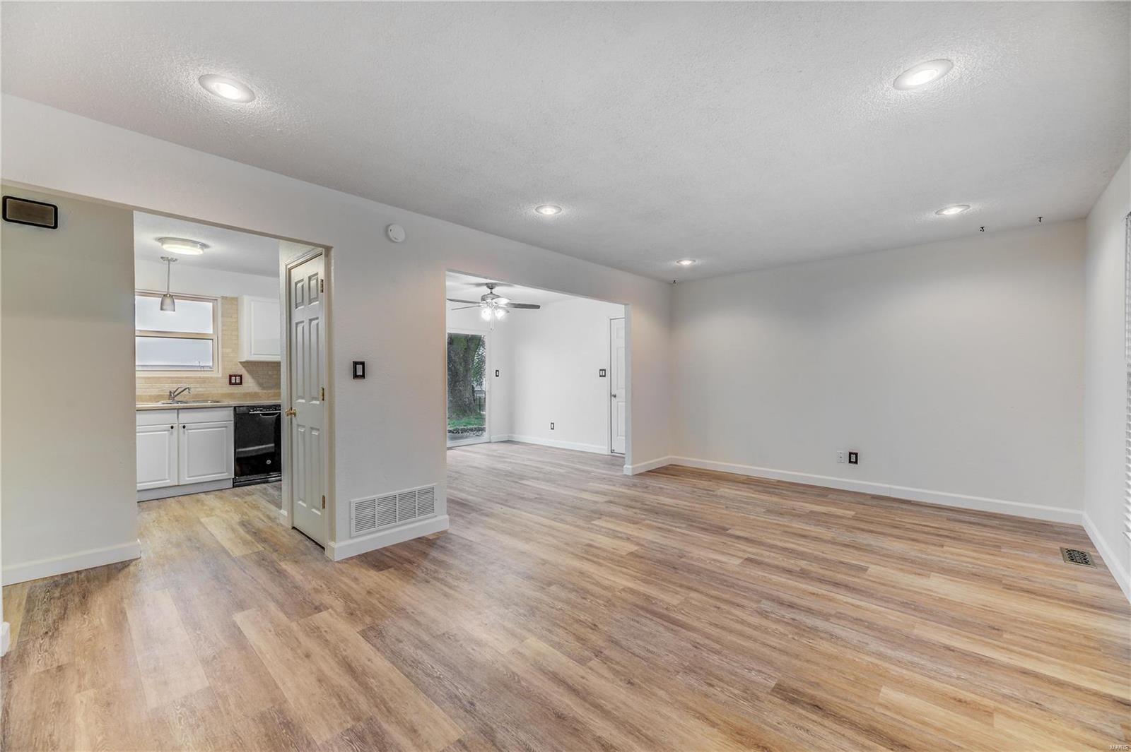 48 Country Hill Road St. Peters, MO 63376 - Photo 4 of 20 Gallery Image 4