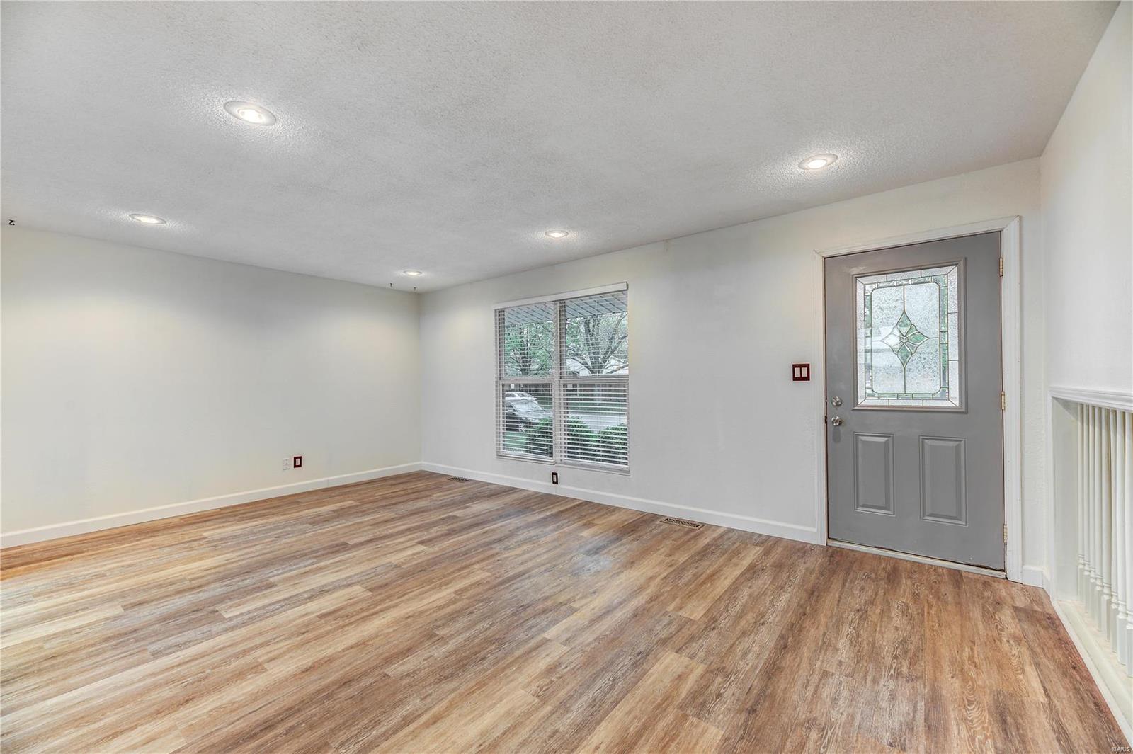48 Country Hill Road St. Peters, MO 63376 - Photo 7 of 20 Gallery Image 7