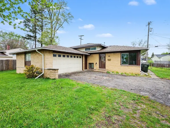 $274,900 | 12217 Wheaton Drive, Sterling Heights, MI 48313