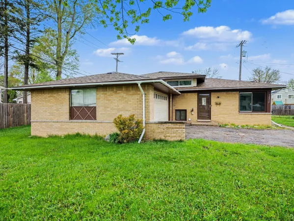 $274,900 | 12217 Wheaton Drive, Sterling Heights, MI 48313