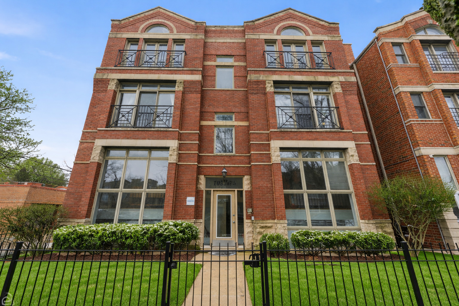 1035 West Taylor Street, Unit 3 Chicago, IL 60607 - Photo 1 of 13 Gallery Image 1