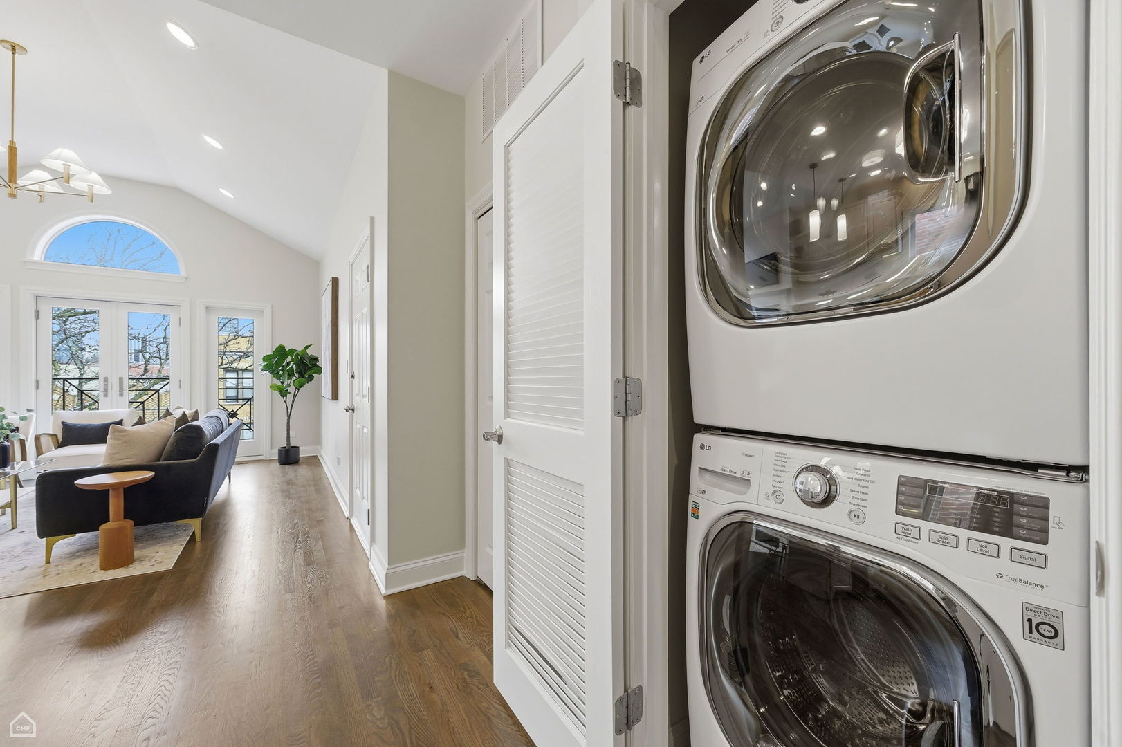 1035 West Taylor Street, Unit 3 Chicago, IL 60607 - Photo 12 of 13 Gallery Image 12