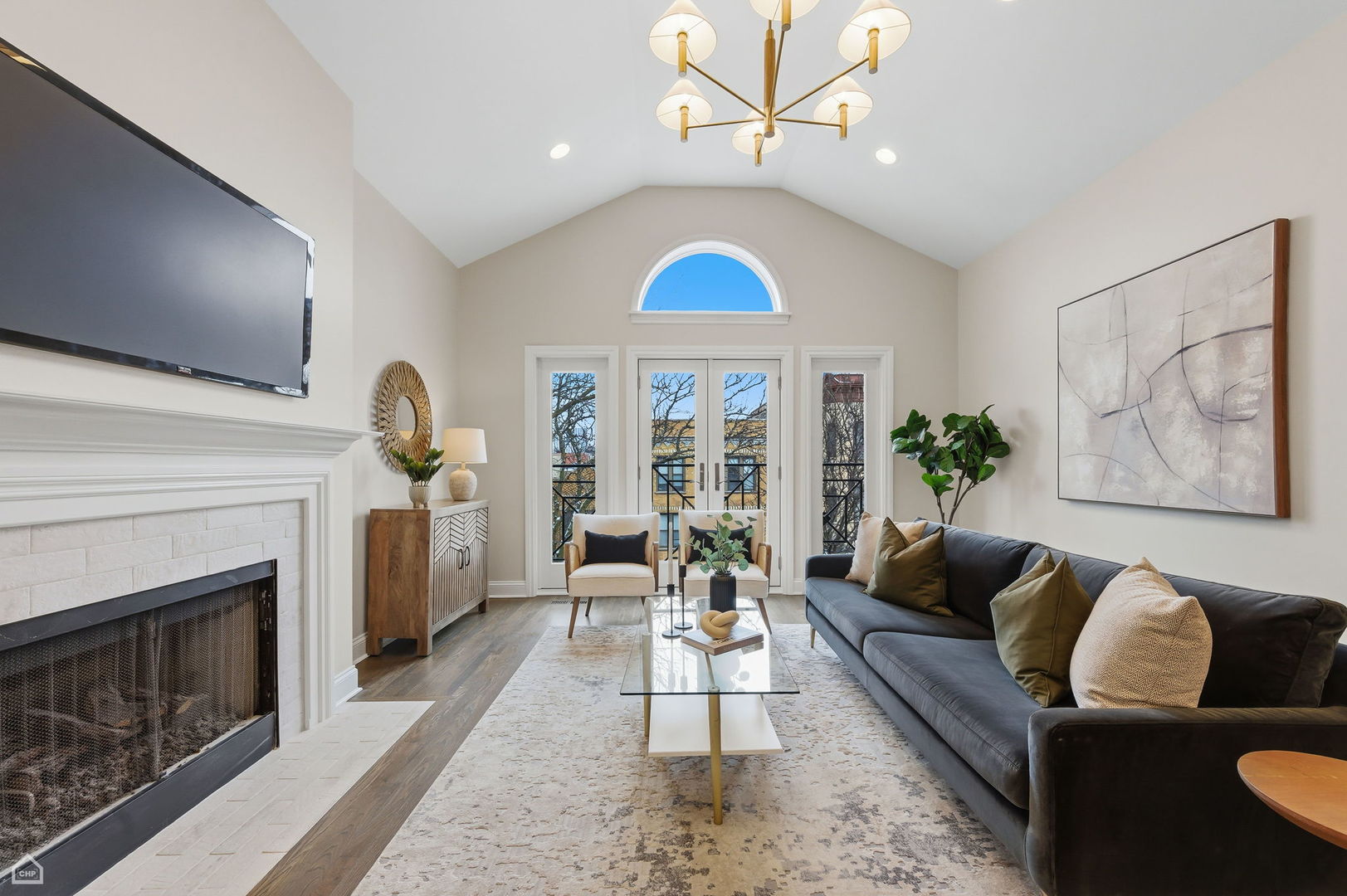 1035 West Taylor Street, Unit 3 Chicago, IL 60607 - Photo 2 of 13 Gallery Image 2