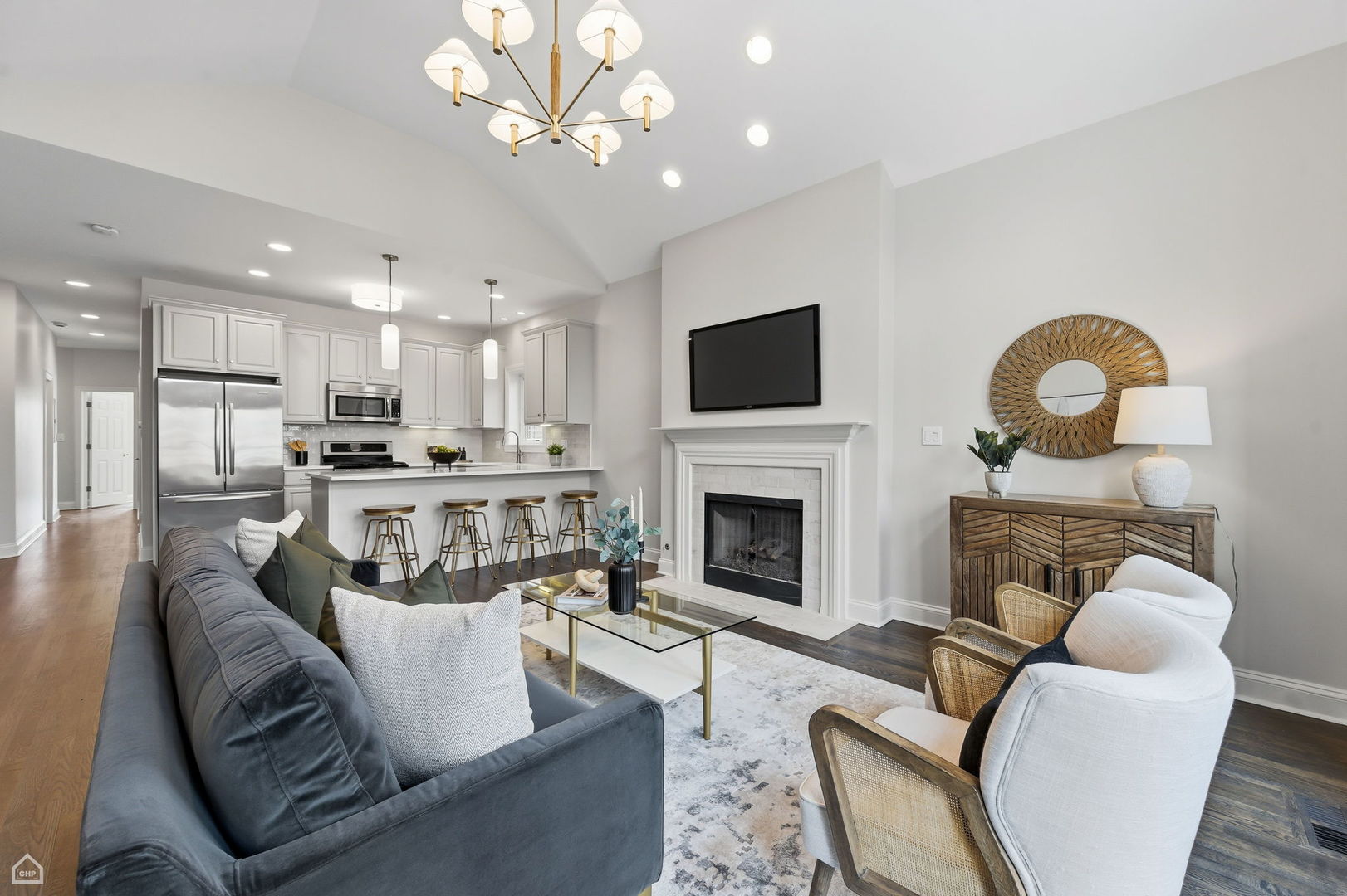 1035 West Taylor Street, Unit 3 Chicago, IL 60607 - Photo 3 of 13 Gallery Image 3