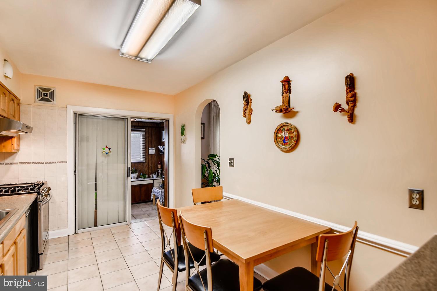 4015 Fallstaff Road Baltimore, MD 21215 - Photo 11 of 28