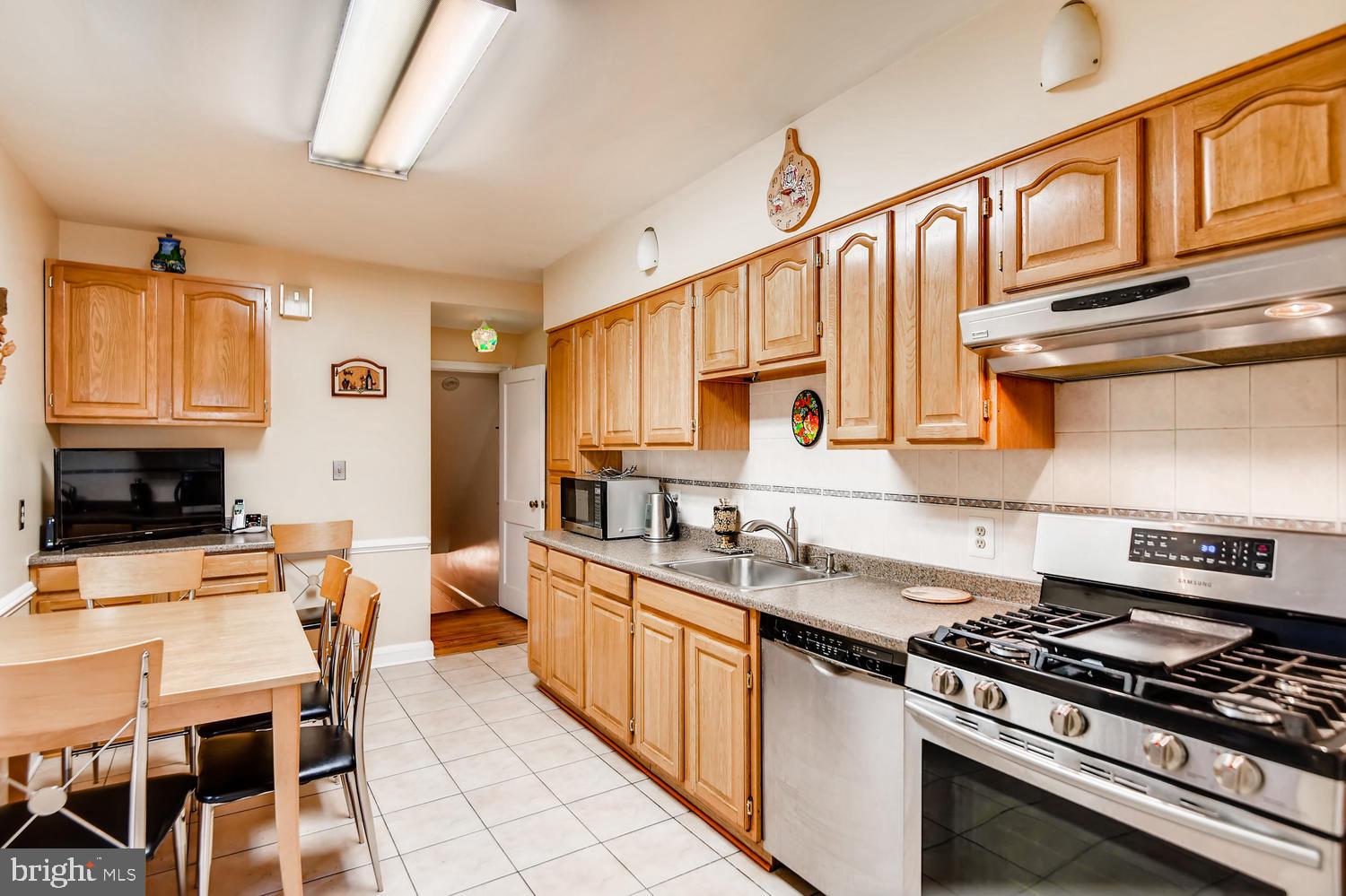 4015 Fallstaff Road Baltimore, MD 21215 - Photo 9 of 28