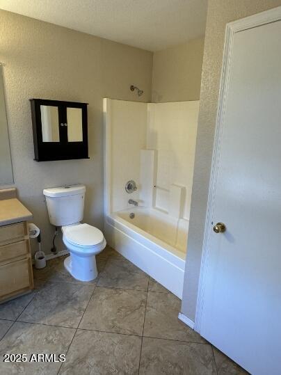 3513 South Bowman Road Apache Junction, AZ 85119 - Photo 7 of 14 a spacious bathroom with a toilet and a bathtub