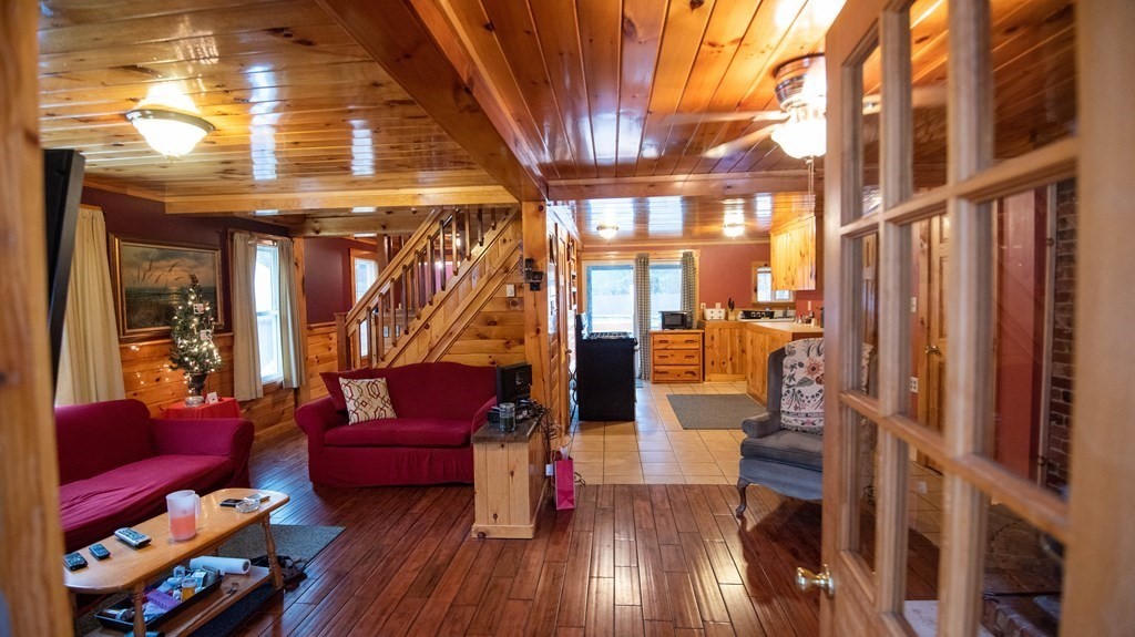 216 Wheelwright Road Barre, MA 01005 - Photo 5 of 42
