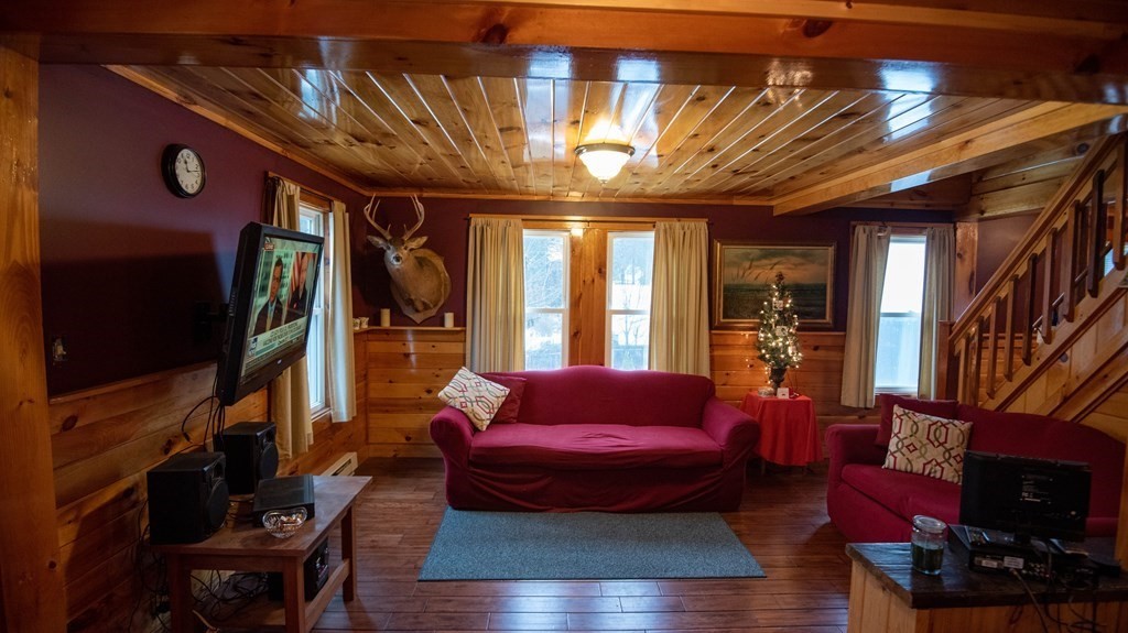 216 Wheelwright Road Barre, MA 01005 - Photo 6 of 42