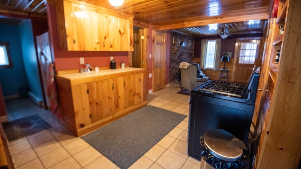 216 Wheelwright Road Barre, MA 01005 - Photo 8 of 42