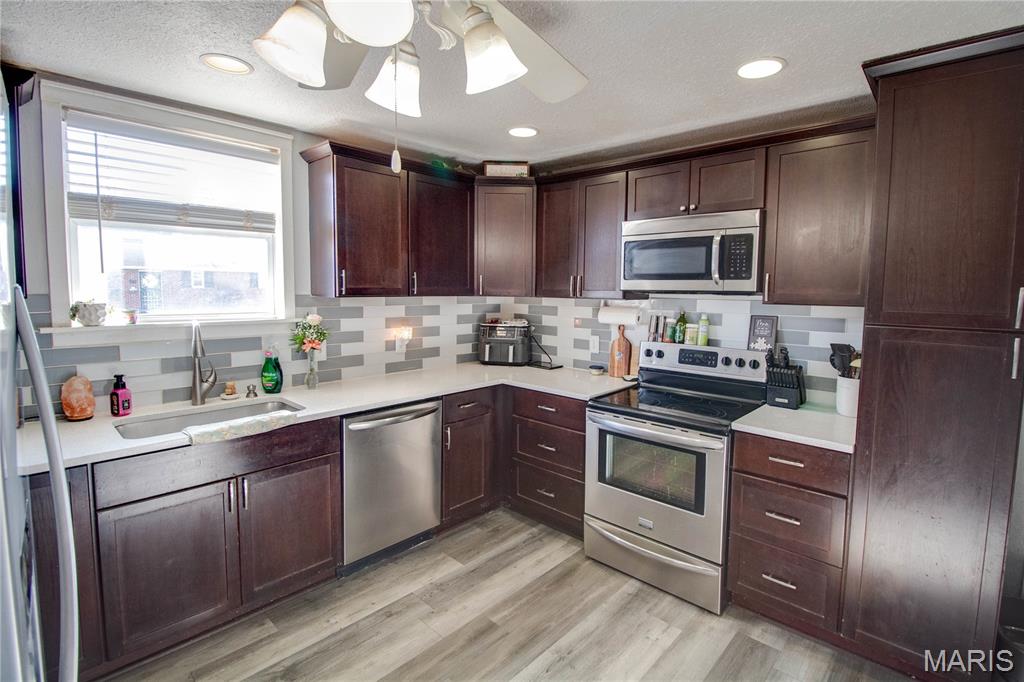 2500 Virden Street Alton, IL 62002 - Photo 12 of 27