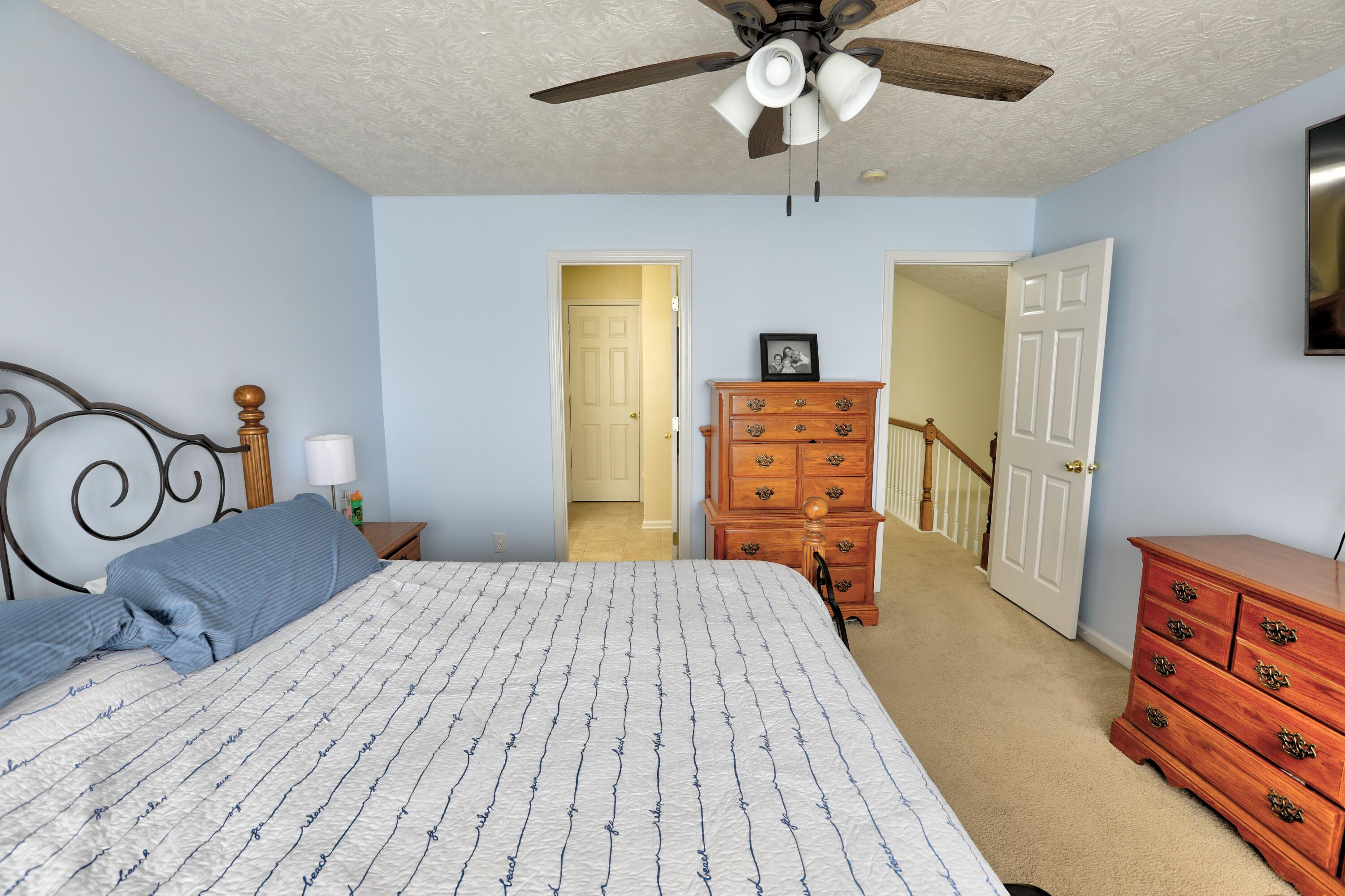 208 Strawberry Fields Road Lexington, KY 40516 - Photo 17 of 26 D49A5485_6_7_8_9