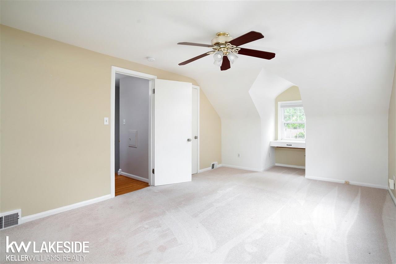 2702 Trafford Road Royal Oak, MI 48073 - Photo 18 of 38 50057928-17.JPG