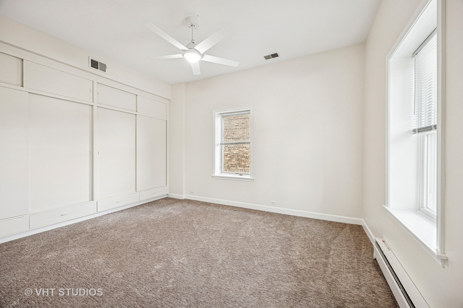 816 North Boulevard, Unit 2F Oak Park, IL 60301 - Photo 16 of 20 a view of an empty room with a window