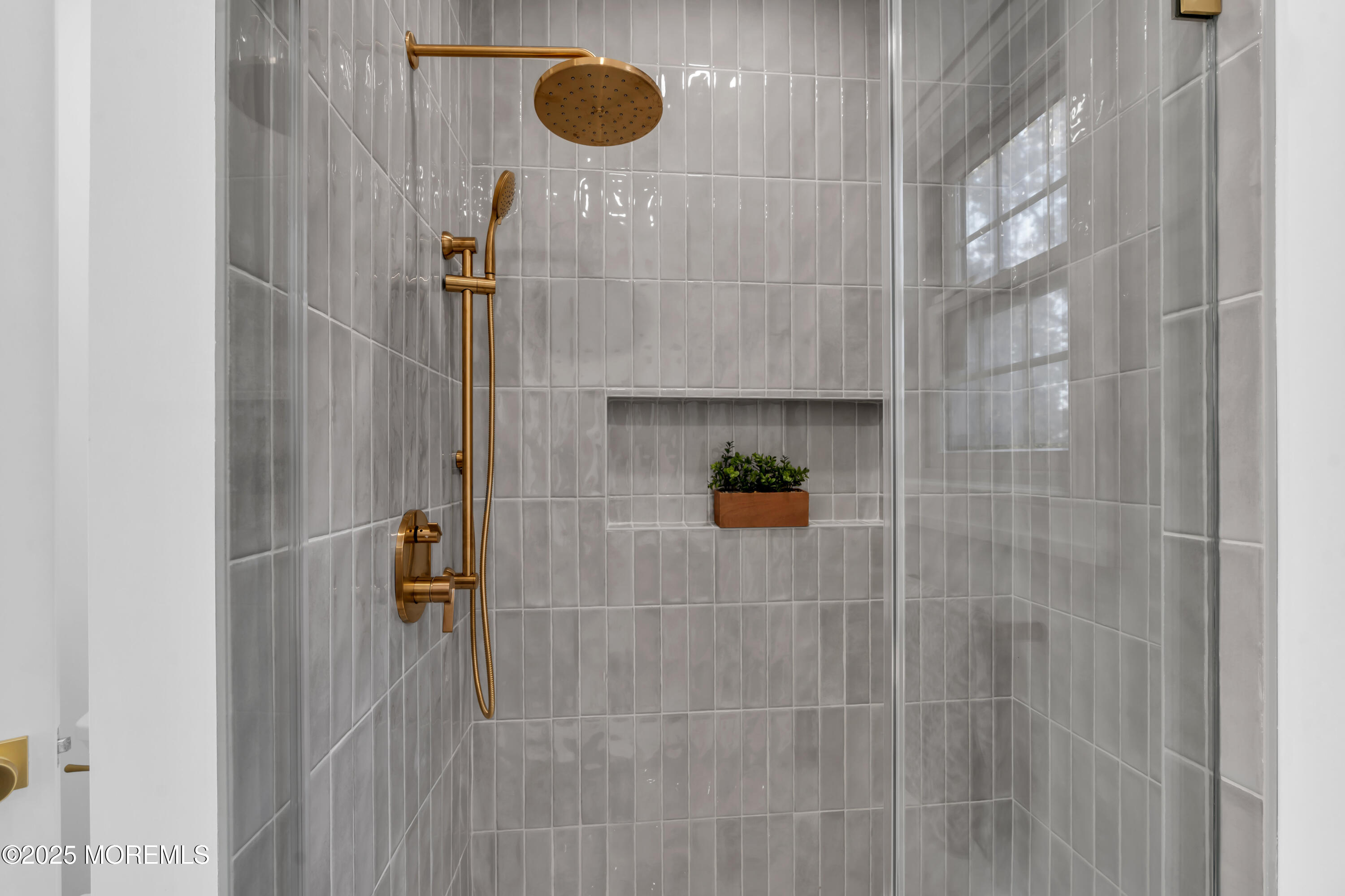 340 River Road Fair Haven, NJ 07704 - Photo 20 of 35 a bathroom with a shower