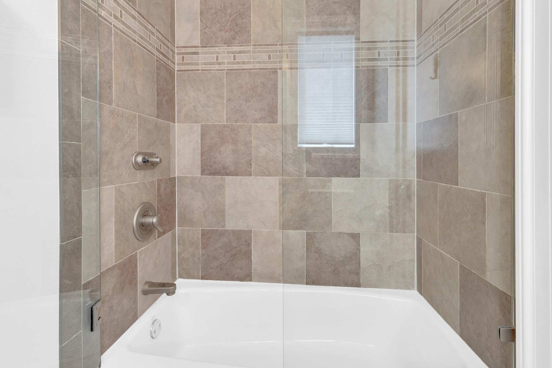 19106 Front Beach Road, Unit A Panama City Beach, FL 32413 - Photo 22 of 48 Second Floor Bath