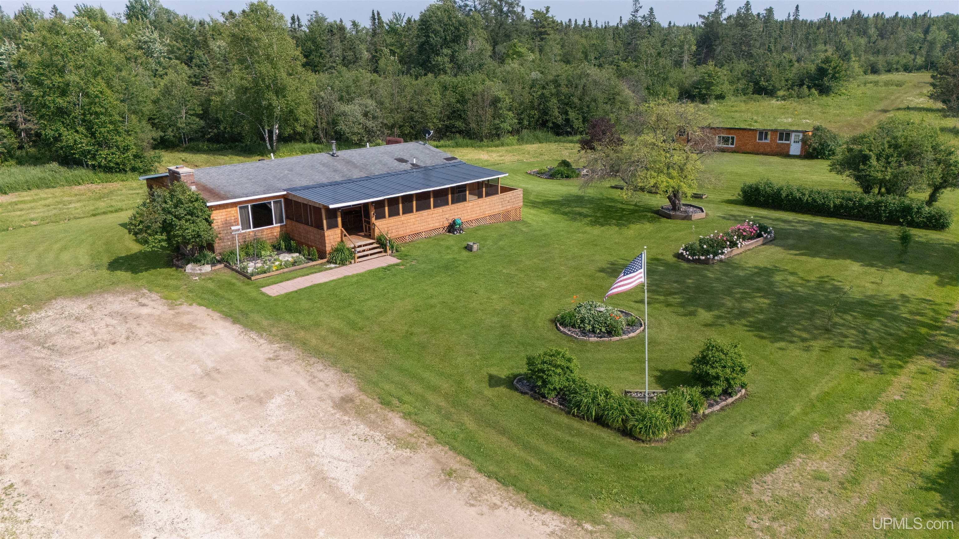 984 N Dixon Road Manistique, MI 49854 - Photo 51 of 52