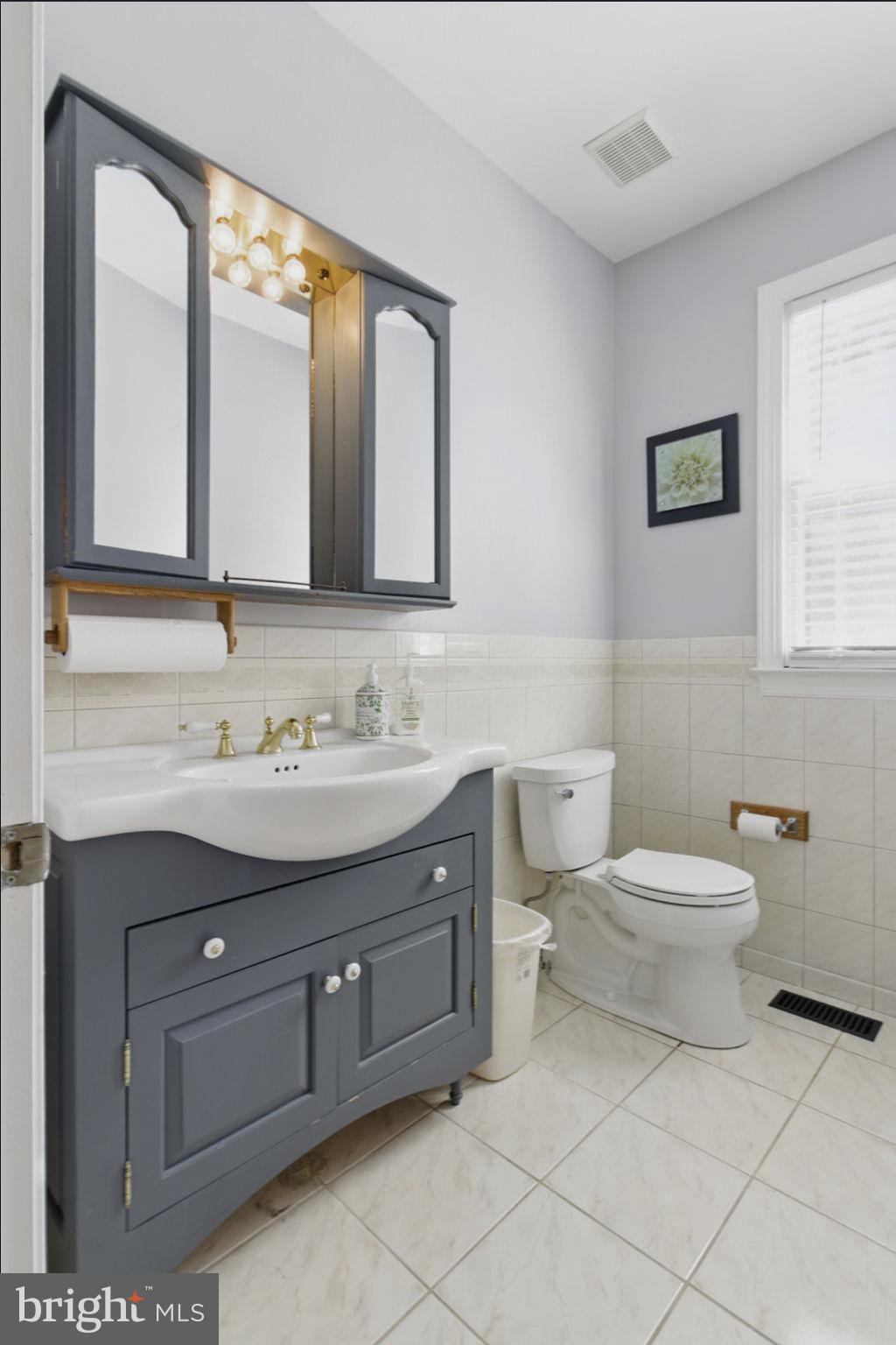75 West Bay Front Road Lothian, MD 20711 - Photo 14 of 89 Updated 1st Flr Bath