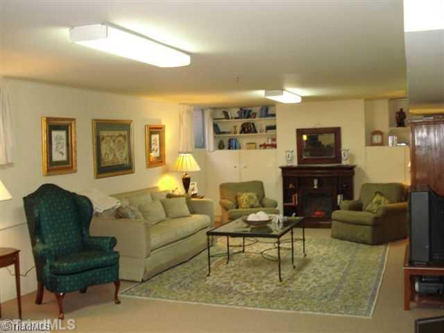 948 Nottingham Road High Point, NC 27262 - Photo 10 of 16 Bonus.