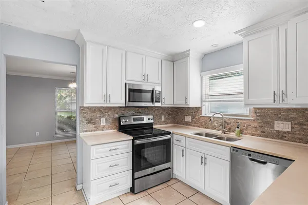 $2,400 | 6002 McKnight Street, Houston, TX 77035