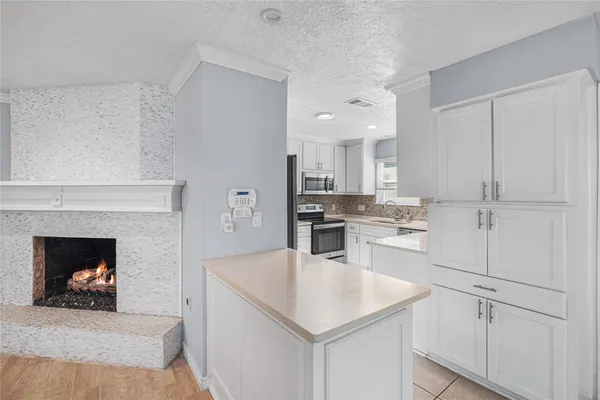 $2,400 | 6002 McKnight Street, Houston, TX 77035