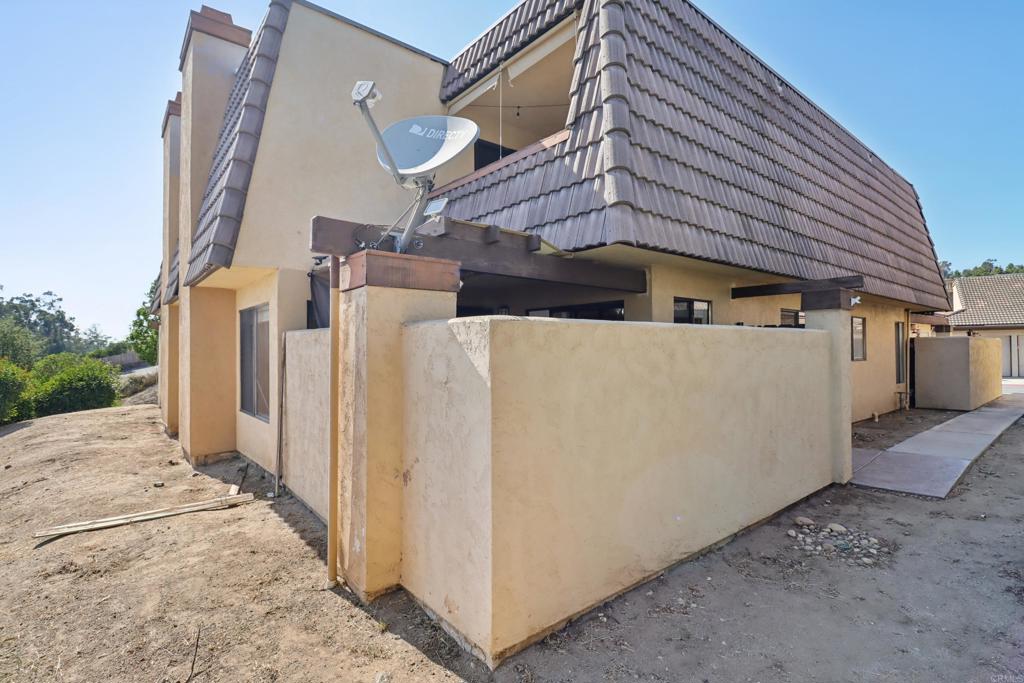 2140 Alpine Glen Place Alpine, CA 91901 - Photo 33 of 34 a view of a house with a street