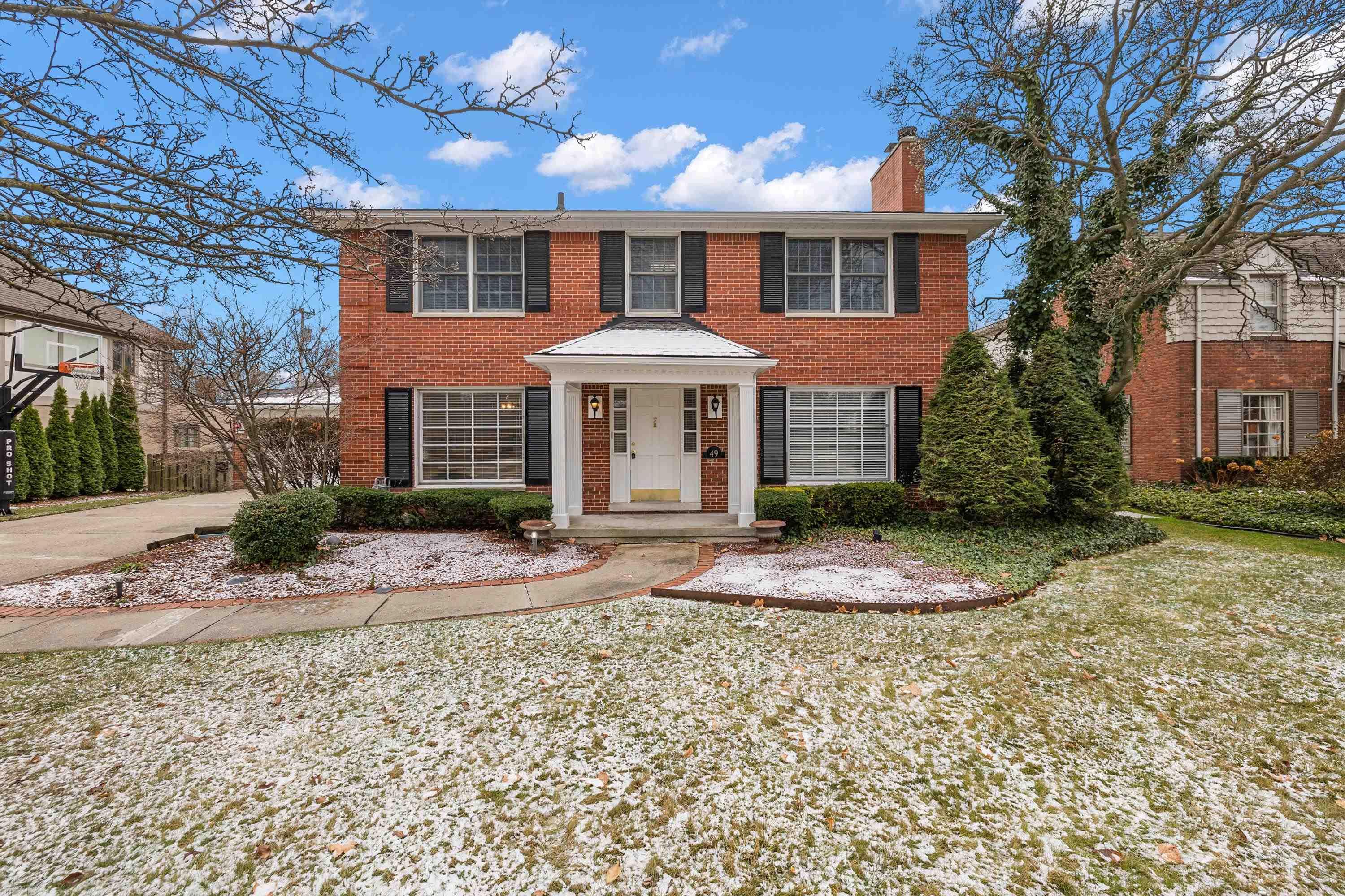 49 Hampton Road Grosse Pointe, MI 48236 - Photo 2 of 51 50128937-892e68b4-55b2-4d4d-a7ac-75ff3b7ce6f3.JPG