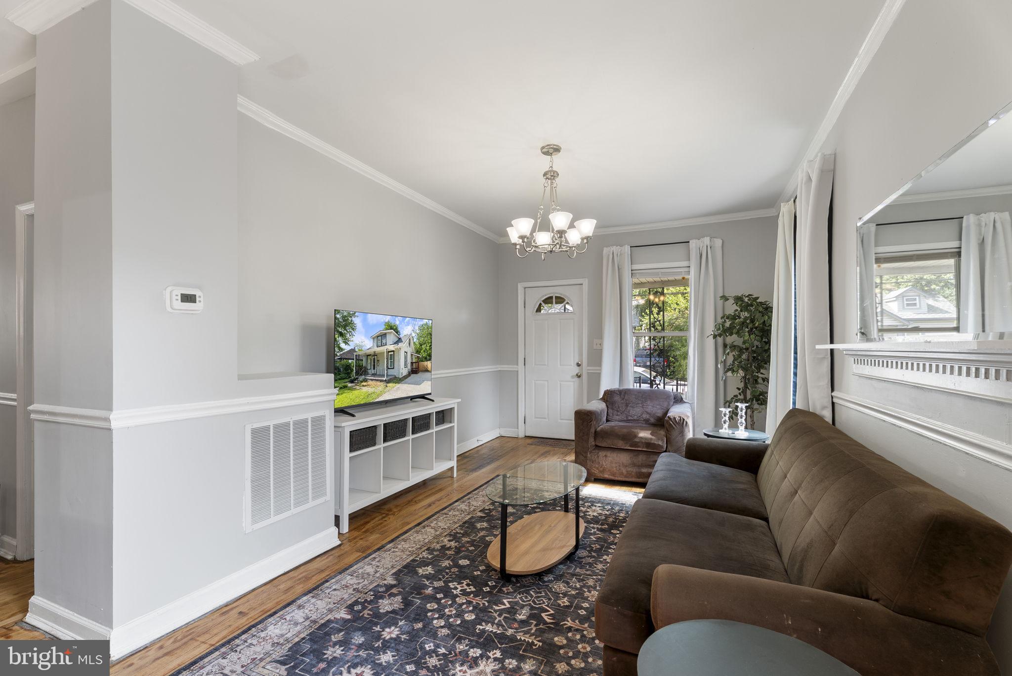 5415 Powhatan Road Riverdale, MD 20737 - Photo 5 of 24 Living Room