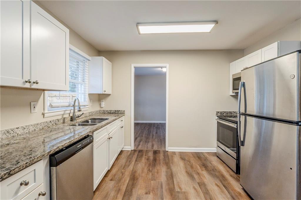 2202 Troutdale Drive Decatur, GA 30032 - Photo 10 of 33