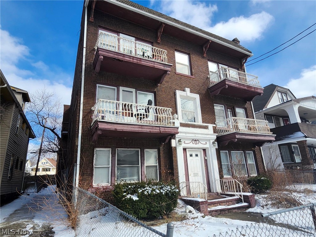 881 Eddy Road Cleveland, OH 44108 - Photo 2 of 36 Gallery Image 2