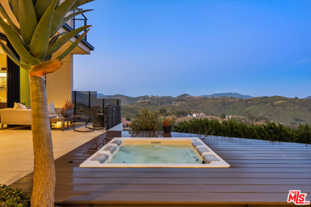 33433 Decker School Road Malibu, CA 90265 - Photo 14 of 53