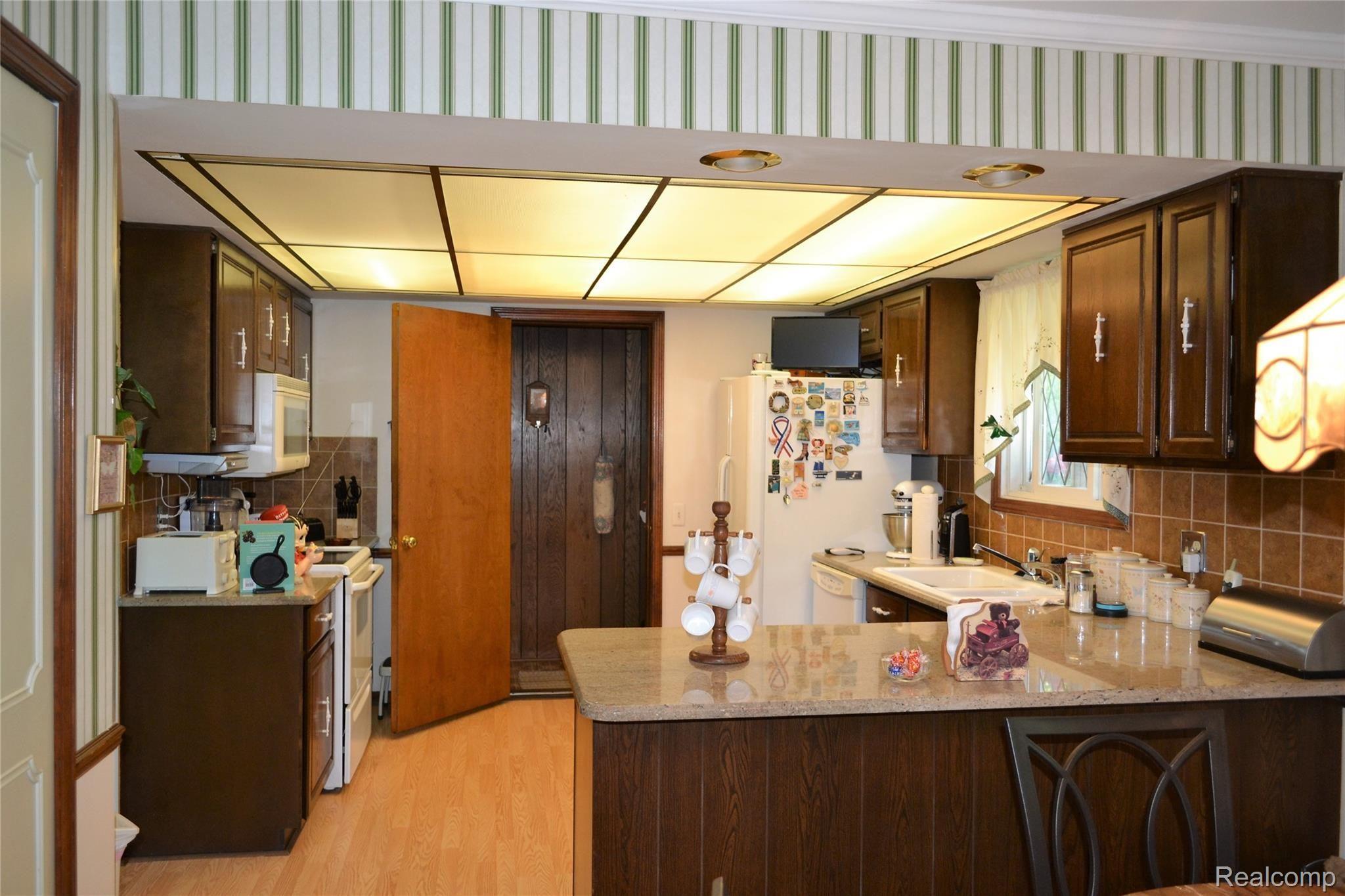 10901 Culver Road Brighton, MI 48114 - Photo 7 of 57 DSC_0359.JPG