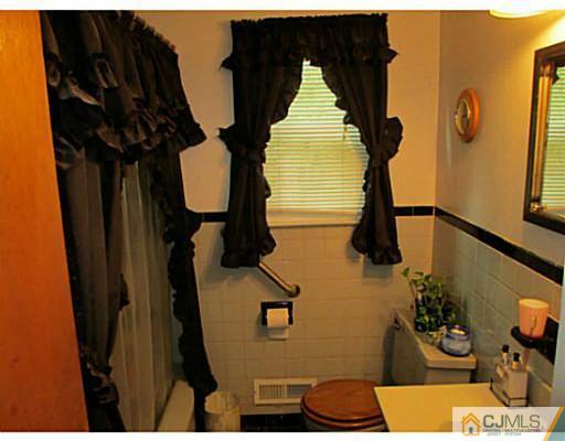 59 Piersoll Road Old Bridge, NJ 08857 - Photo 3 of 12 Gallery Image 3