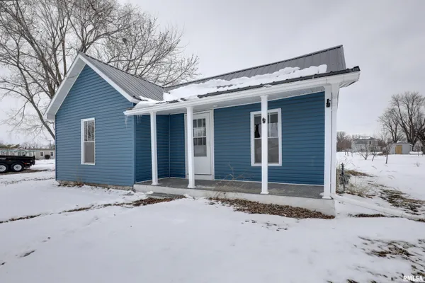 $140,000 | 212 Adams Street, Coatsburg, IL 62325