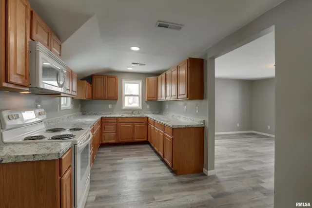 $150,000 | 212 Adams Street, Coatsburg, IL 62325