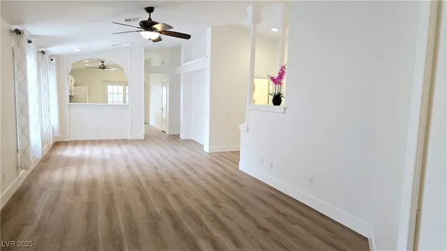 $1,950 | 9633 Boylagh Avenue, Las Vegas, NV 89129