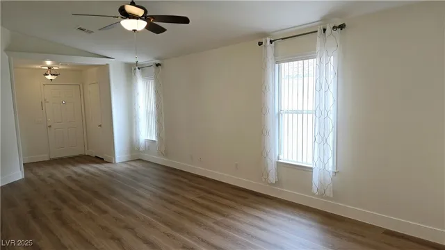 $1,950 | 9633 Boylagh Avenue, Las Vegas, NV 89129