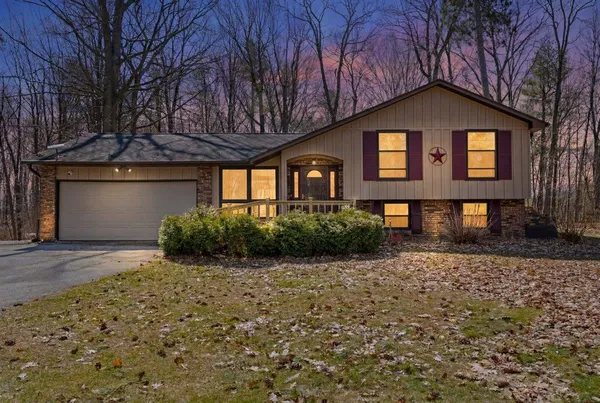 $339,900 | 10897 Circle Road, Luxemburg, WI 54217