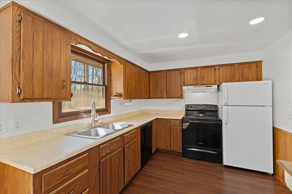 $339,900 | 10897 Circle Road, Luxemburg, WI 54217