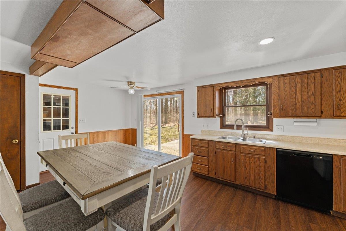 10897 Circle Road Luxemburg, WI 54217 - Photo 6 of 55