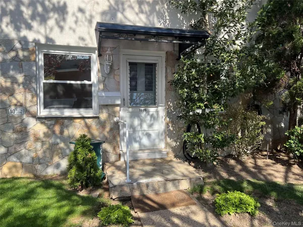 $2,400 | 16-05 Bell Boulevard, Unit 1 | Bay Terrace