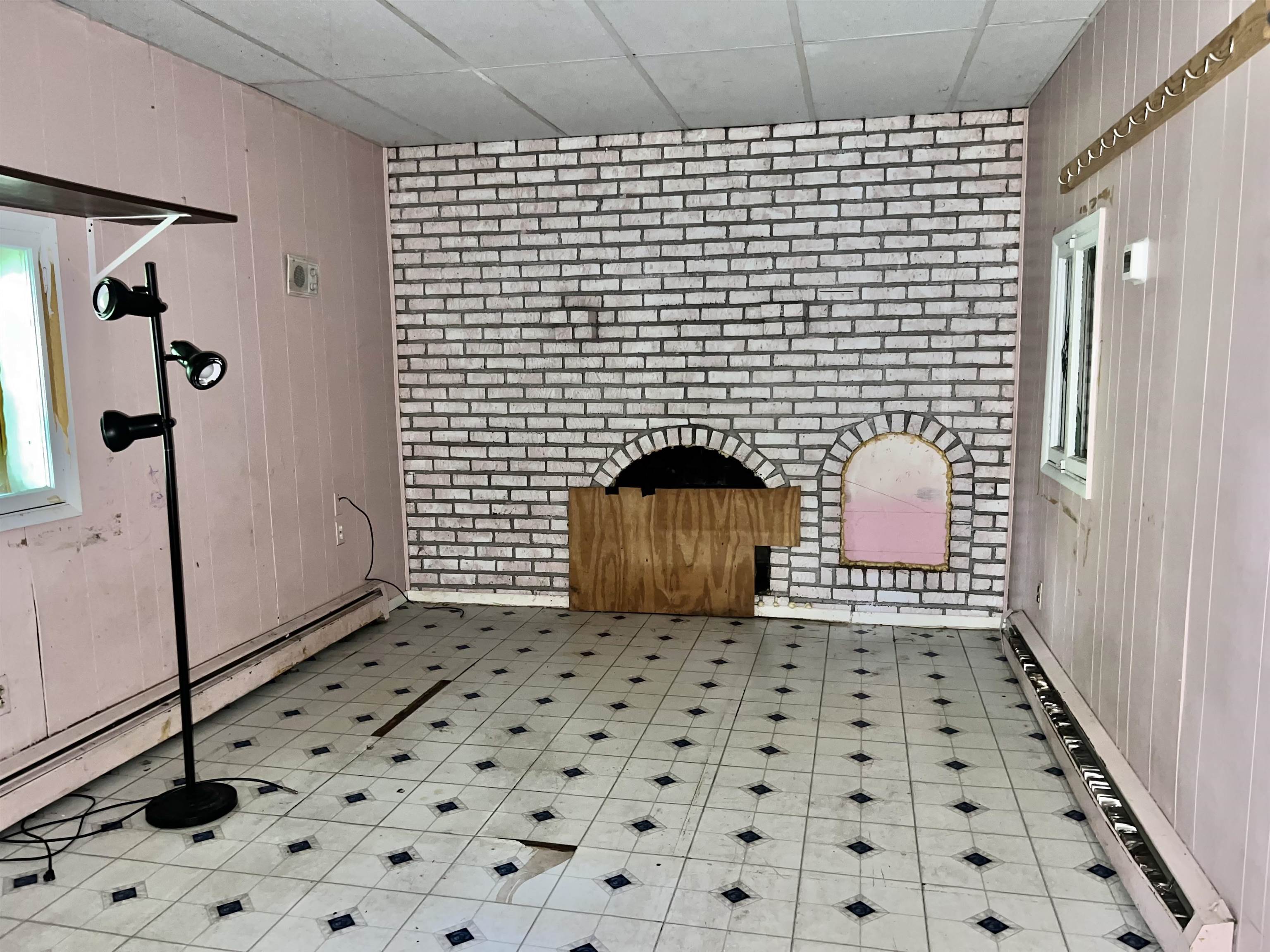 218 East Rising Street Davison, MI 48423 - Photo 5 of 23 50182081-e2858b1f-e920-4430-b555-3e1468c90890.JPG