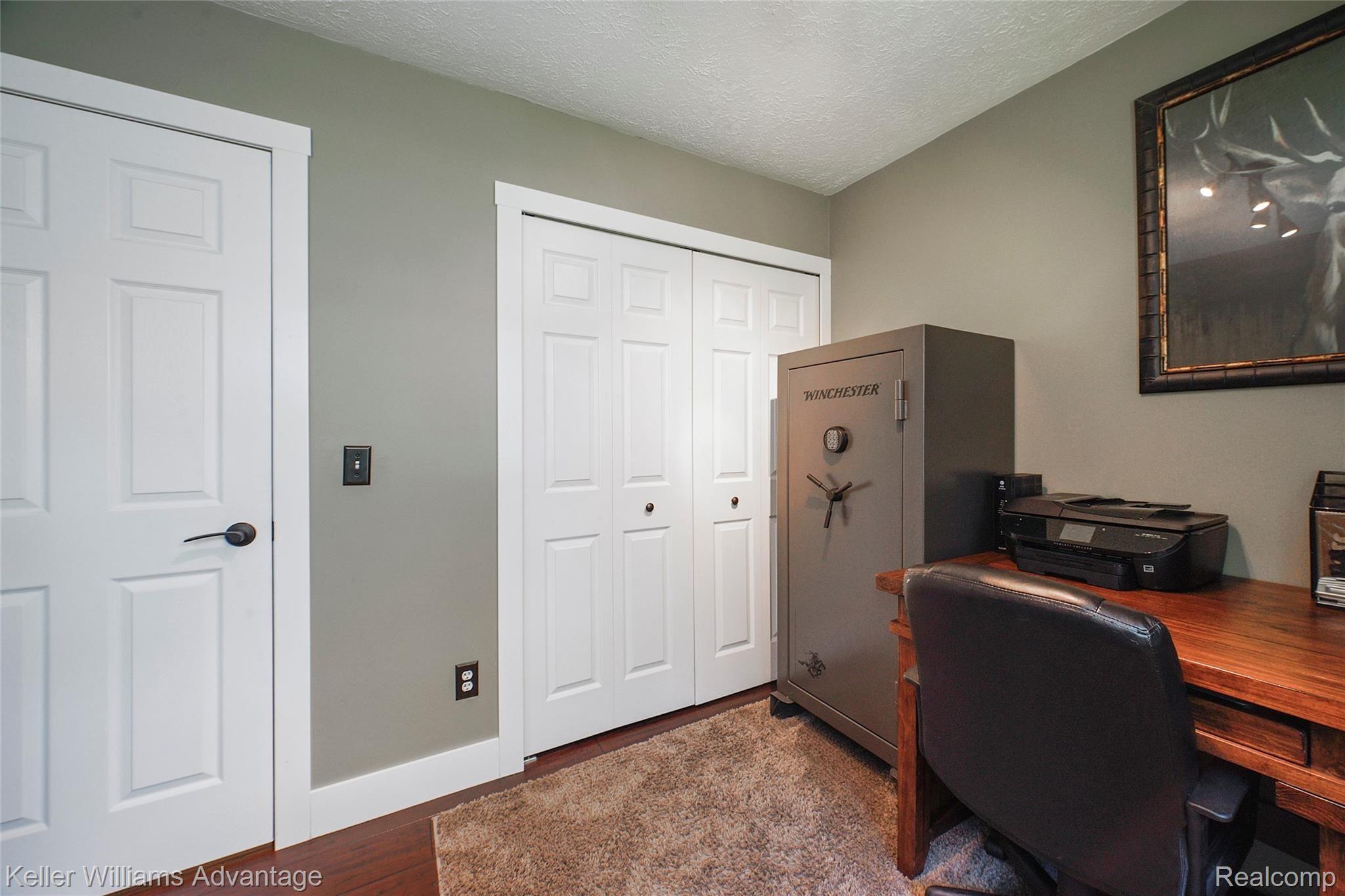 944 Chase Lake Road Howell, MI 48855 - Photo 20 of 36 10x8 bedroom