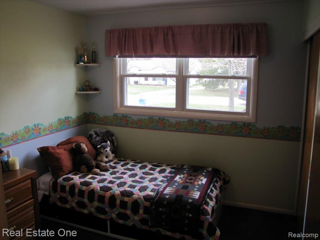 6455 Hermana Road West Bloomfield, MI 48324 - Photo 9 of 14