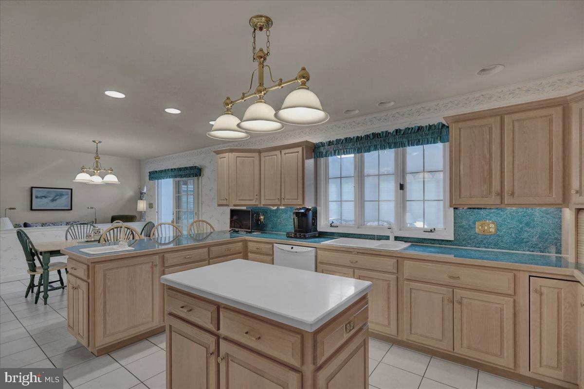 124 Pennsylvania Avenue Sinking Spring, PA 19608 - Photo 13 of 59 Center Island with corian top