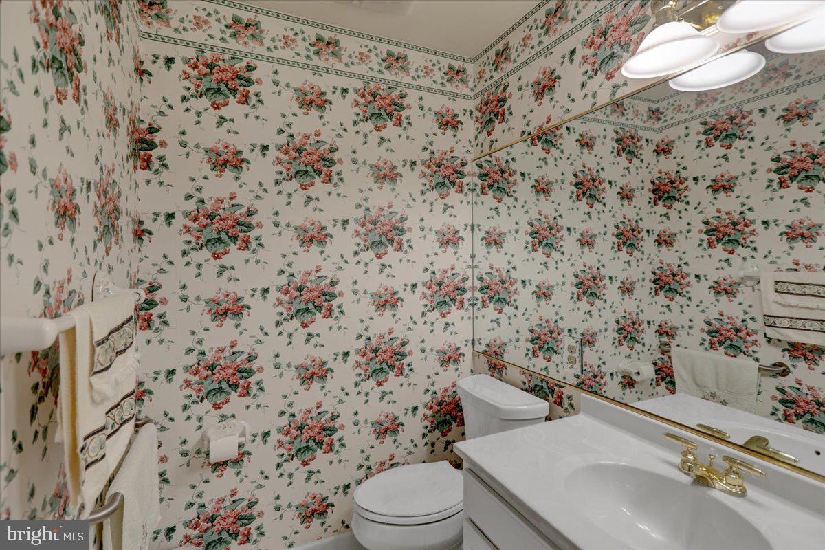 124 Pennsylvania Avenue Sinking Spring, PA 19608 - Photo 28 of 59 1st Floor half bath