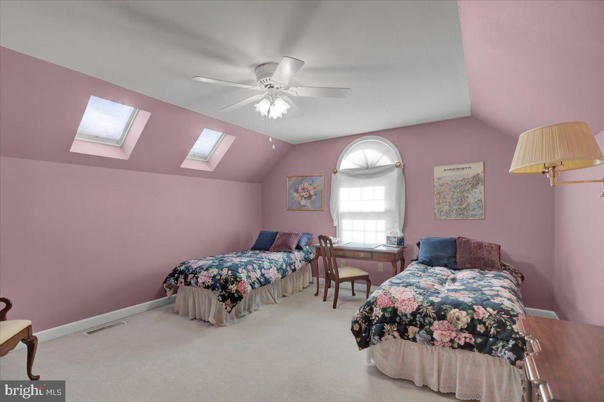 124 Pennsylvania Avenue Sinking Spring, PA 19608 - Photo 29 of 59 2nd Floor - 2nd Bedroom