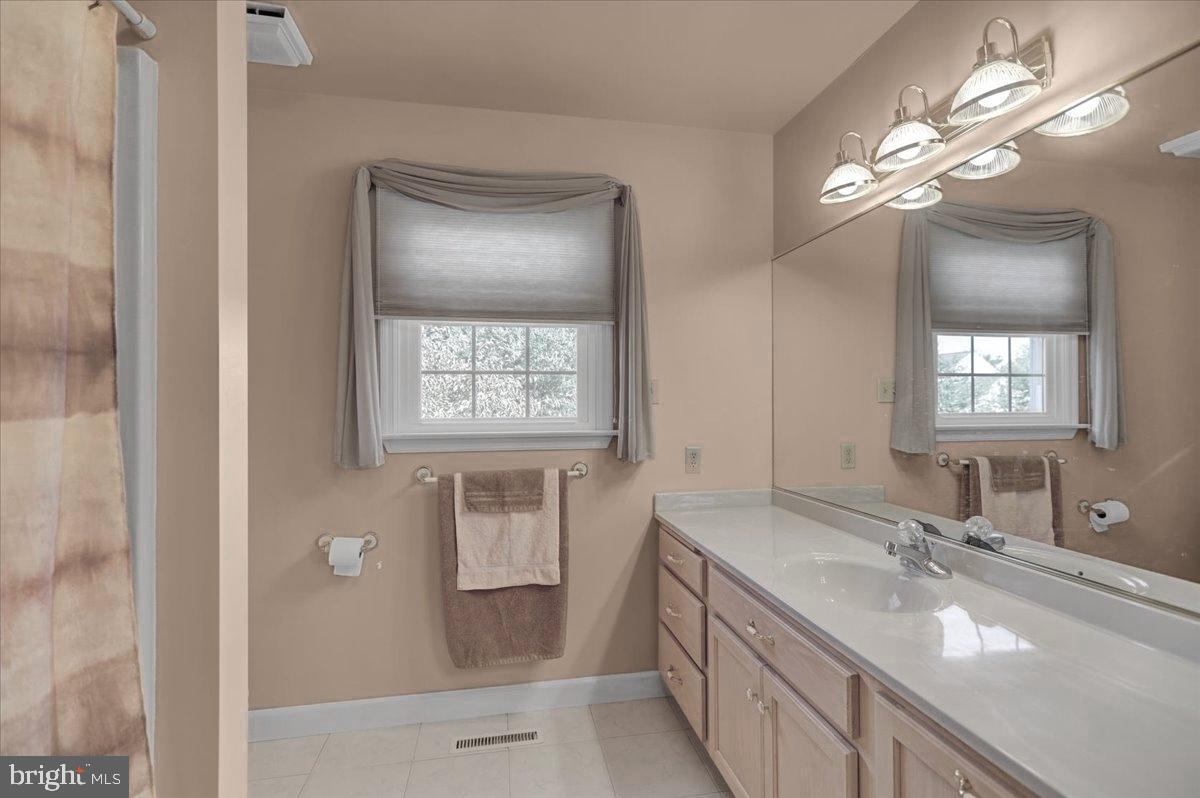 124 Pennsylvania Avenue Sinking Spring, PA 19608 - Photo 37 of 59 2nd Floor Hall Bathroom