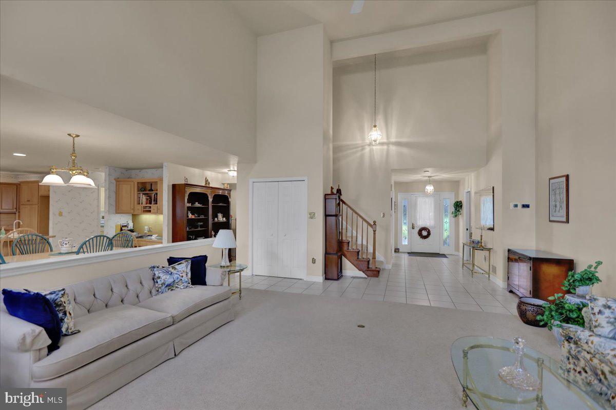 124 Pennsylvania Avenue Sinking Spring, PA 19608 - Photo 7 of 59 Great Room looking toward front door