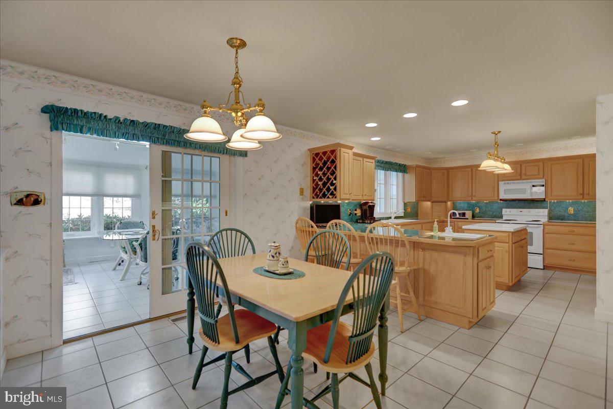 124 Pennsylvania Avenue Sinking Spring, PA 19608 - Photo 10 of 59 Breakfast Room into Kitchen